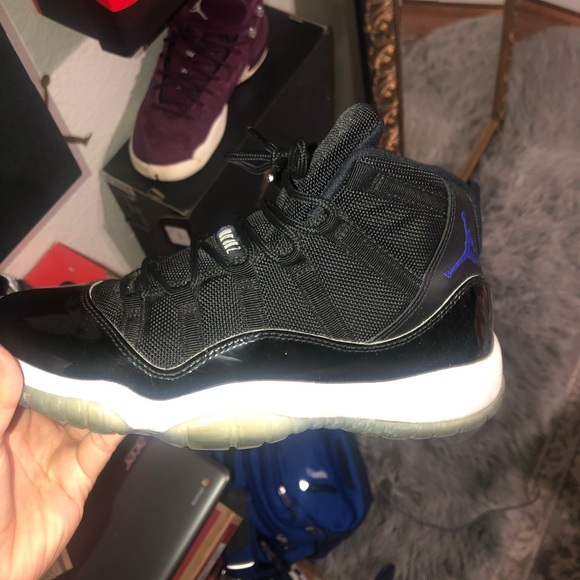 jordan 11s size 5